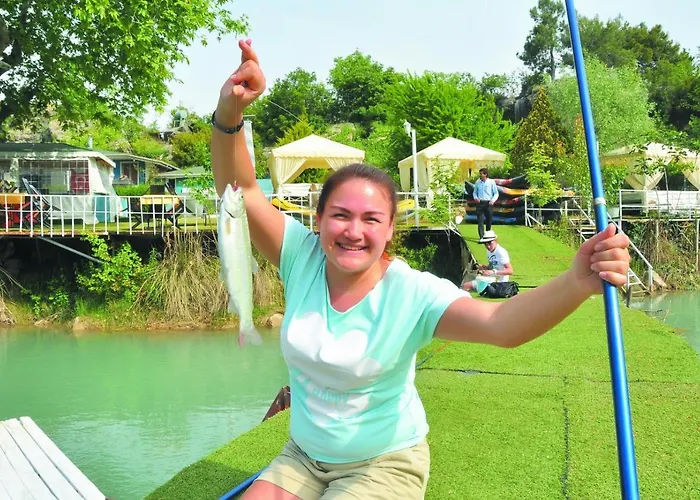 şelale Park Gizli Bahçe Glamping Orman Evi *